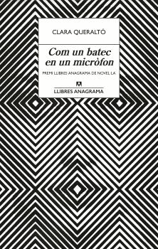 COM UN BATEC EN UN MICRFON